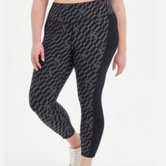torrid Pants - Torrid Black Grey Nightmare Before Christmas Leggings Pants Pockets Cropped